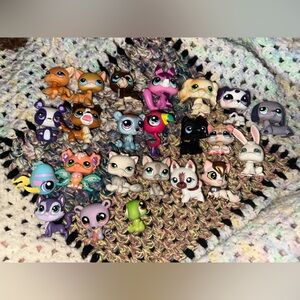 Random 5psc LPS pets ( All have defects!) READ Description